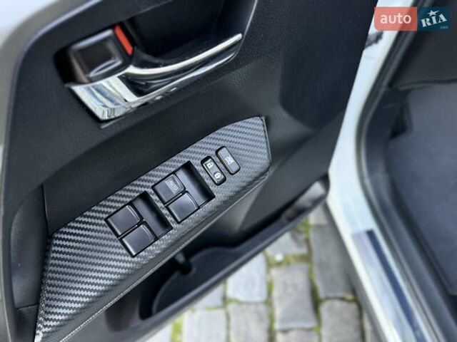 Белый Тойота РАВ 4, объемом двигателя 2 л и пробегом 98 тыс. км за 18200 $, фото 31 на Automoto.ua