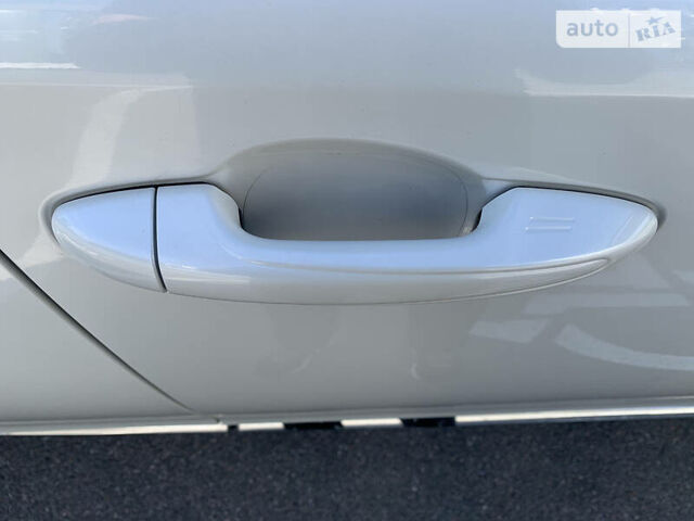 Тойота РАВ 4 2013 в Харькове на Automoto.ua Белый Тойота РАВ 4, объемом двигателя 2.5 л и пробегом 139 тыс. км за 20500 $, фото 3 на Automoto.ua