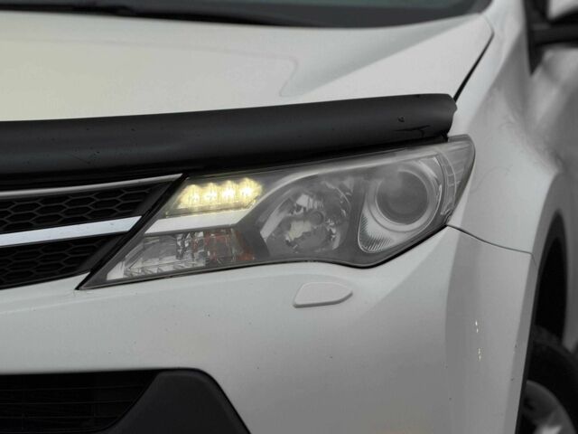 Белый Тойота РАВ 4, объемом двигателя 2.2 л и пробегом 209 тыс. км за 14900 $, фото 3 на Automoto.ua