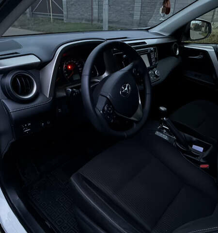 Белый Тойота РАВ 4, объемом двигателя 2.49 л и пробегом 252 тыс. км за 15500 $, фото 29 на Automoto.ua