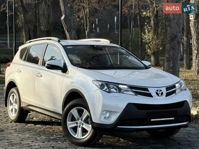 Белый Тойота РАВ 4, объемом двигателя 2 л и пробегом 98 тыс. км за 18200 $, фото 1 на Automoto.ua