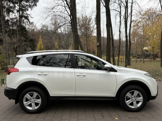 Белый Тойота РАВ 4, объемом двигателя 2 л и пробегом 96 тыс. км за 17800 $, фото 7 на Automoto.ua