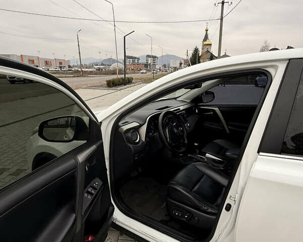 Білий Тойота РАВ 4, об'ємом двигуна 2.23 л та пробігом 220 тис. км за 17200 $, фото 15 на Automoto.ua