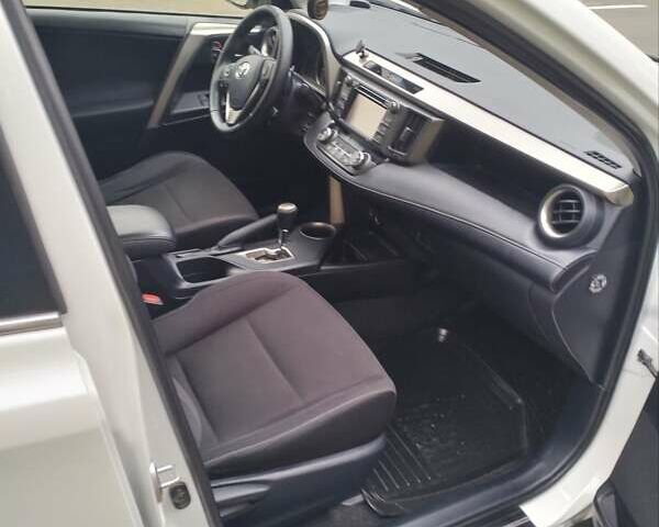 Белый Тойота РАВ 4, объемом двигателя 2.23 л и пробегом 309 тыс. км за 15300 $, фото 11 на Automoto.ua