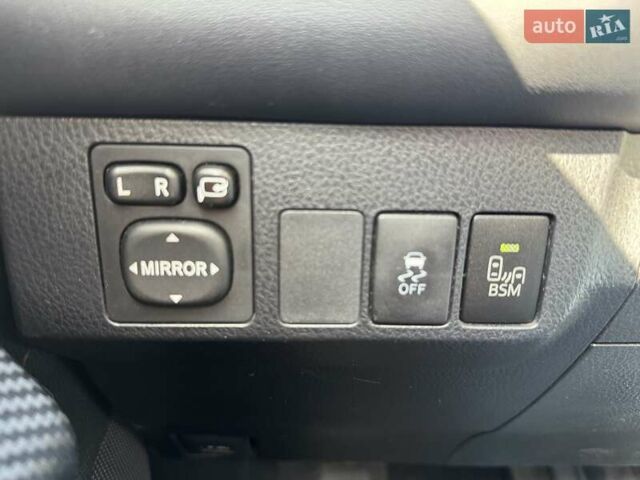 Білий Тойота РАВ 4, об'ємом двигуна 1.99 л та пробігом 215 тис. км за 14000 $, фото 16 на Automoto.ua