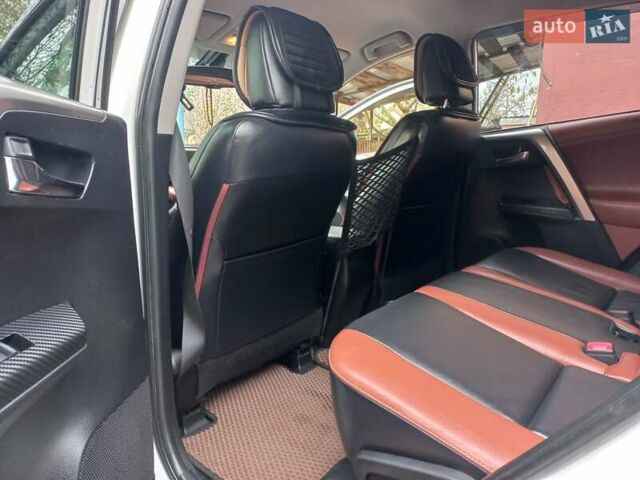Белый Тойота РАВ 4, объемом двигателя 2.23 л и пробегом 175 тыс. км за 18500 $, фото 20 на Automoto.ua