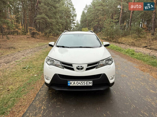 Тойота РАВ 4 2013 у Києві на Automoto.ua Білий Тойота РАВ 4, об'ємом двигуна 2 л та пробігом 192 тис. км за 16800 $, фото 3 на Automoto.ua