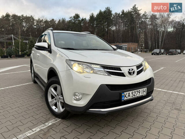 Білий Тойота РАВ 4, об'ємом двигуна 2.5 л та пробігом 195 тис. км за 17300 $, фото 1 на Automoto.ua