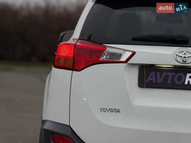 Білий Тойота РАВ 4, об'ємом двигуна 2.23 л та пробігом 209 тис. км за 14900 $, фото 21 на Automoto.ua