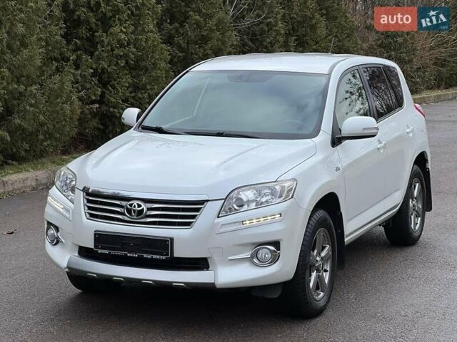Білий Тойота РАВ 4, об'ємом двигуна 2.23 л та пробігом 199 тис. км за 14300 $, фото 1 на Automoto.ua