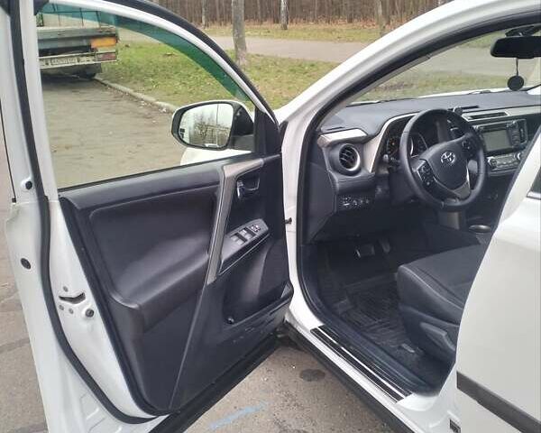 Белый Тойота РАВ 4, объемом двигателя 2.23 л и пробегом 309 тыс. км за 15300 $, фото 9 на Automoto.ua