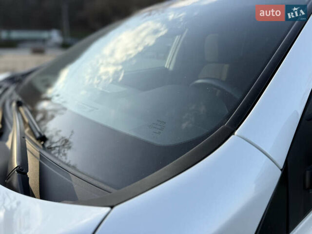 Белый Тойота РАВ 4, объемом двигателя 2 л и пробегом 98 тыс. км за 18200 $, фото 16 на Automoto.ua