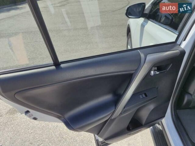 Білий Тойота РАВ 4, об'ємом двигуна 2.23 л та пробігом 117 тис. км за 19999 $, фото 3 на Automoto.ua