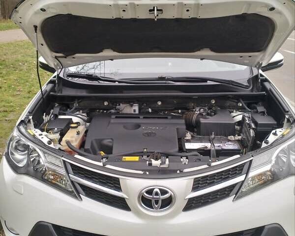 Белый Тойота РАВ 4, объемом двигателя 2.23 л и пробегом 309 тыс. км за 15300 $, фото 4 на Automoto.ua