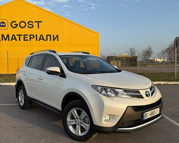 Белый Тойота РАВ 4, объемом двигателя 2.23 л и пробегом 193 тыс. км за 16750 $, фото 2 на Automoto.ua