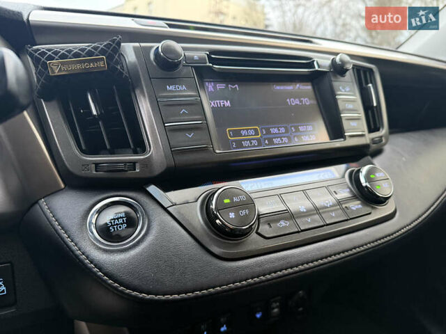 Білий Тойота РАВ 4, об'ємом двигуна 2.5 л та пробігом 195 тис. км за 17300 $, фото 20 на Automoto.ua