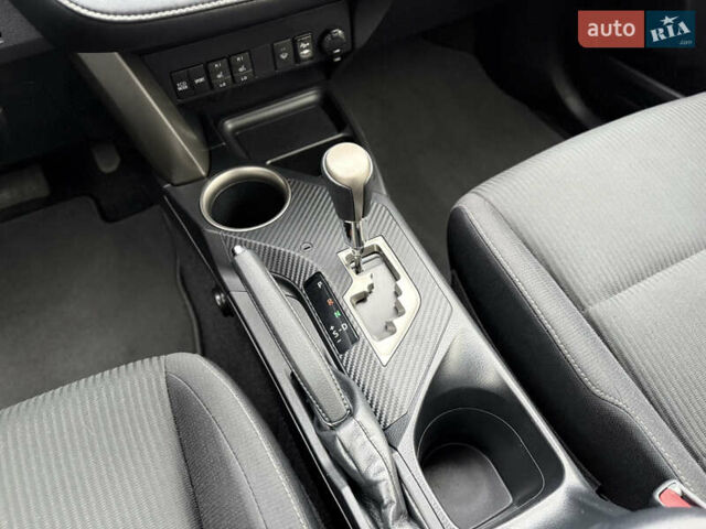 Белый Тойота РАВ 4, объемом двигателя 2.5 л и пробегом 79 тыс. км за 19200 $, фото 58 на Automoto.ua