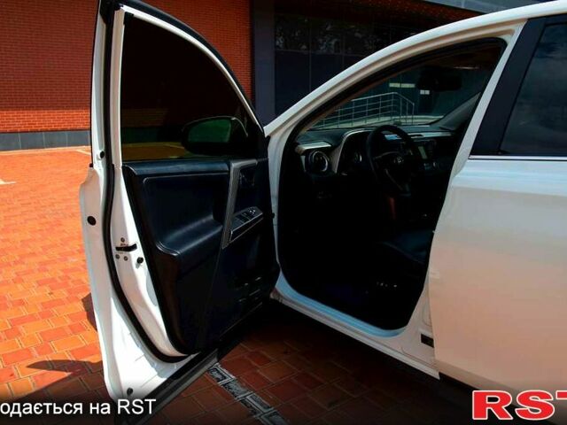 Белый Тойота РАВ 4, объемом двигателя 2.5 л и пробегом 92 тыс. км за 18500 $, фото 5 на Automoto.ua