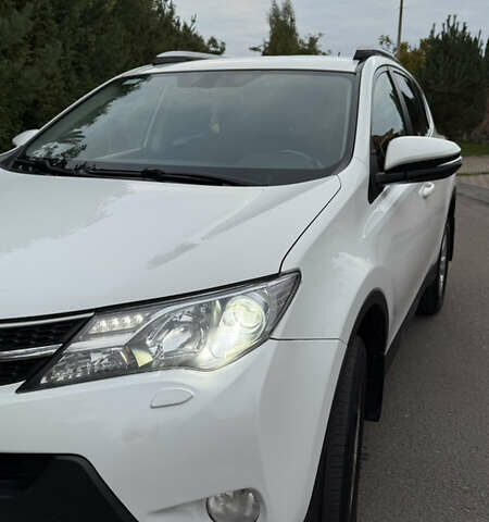 Білий Тойота РАВ 4, об'ємом двигуна 1.99 л та пробігом 320 тис. км за 14900 $, фото 7 на Automoto.ua