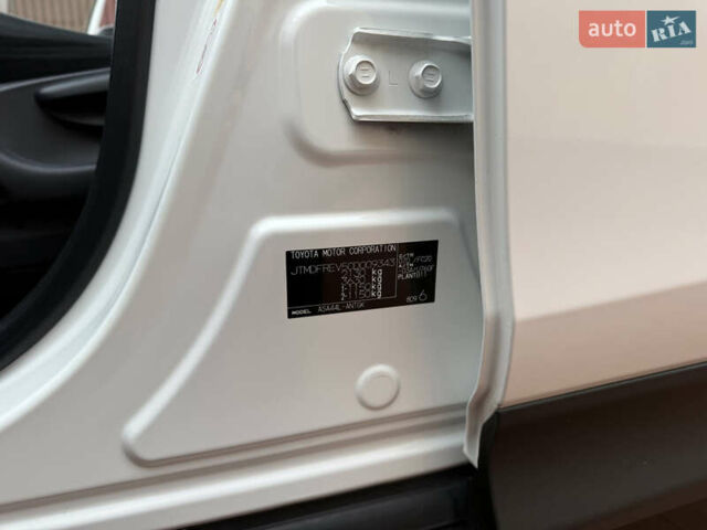 Белый Тойота РАВ 4, объемом двигателя 2.5 л и пробегом 79 тыс. км за 19200 $, фото 79 на Automoto.ua