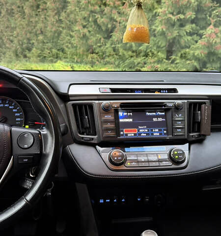 Білий Тойота РАВ 4, об'ємом двигуна 1.99 л та пробігом 320 тис. км за 14900 $, фото 11 на Automoto.ua