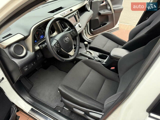 Белый Тойота РАВ 4, объемом двигателя 2.5 л и пробегом 79 тыс. км за 19200 $, фото 47 на Automoto.ua