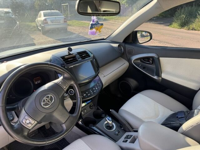 Білий Тойота РАВ 4, об'ємом двигуна 0 л та пробігом 158 тис. км за 9400 $, фото 4 на Automoto.ua