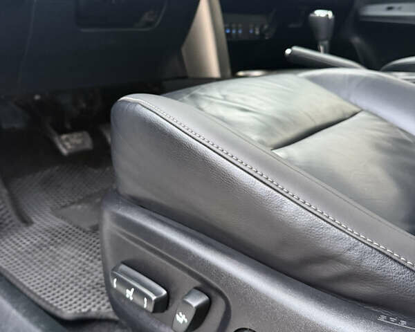 Білий Тойота РАВ 4, об'ємом двигуна 2.5 л та пробігом 195 тис. км за 17300 $, фото 18 на Automoto.ua