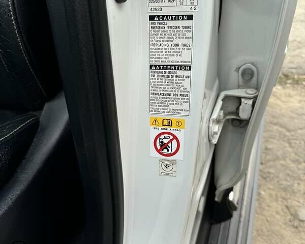 Белый Тойота РАВ 4, объемом двигателя 2.49 л и пробегом 98 тыс. км за 22500 $, фото 19 на Automoto.ua