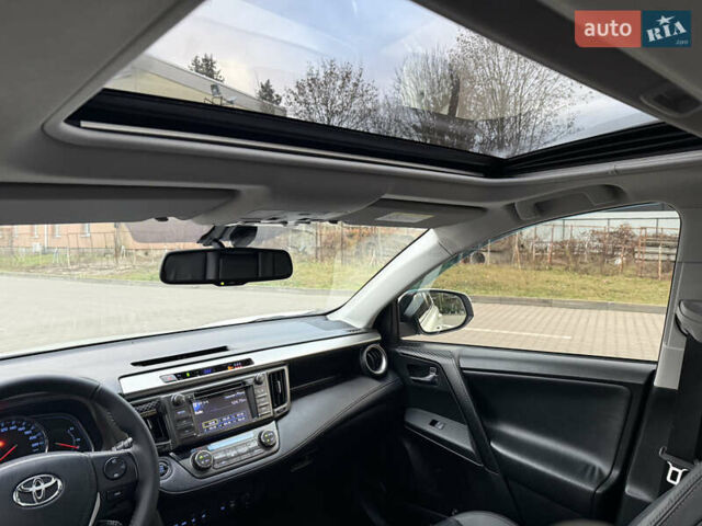 Білий Тойота РАВ 4, об'ємом двигуна 2.5 л та пробігом 195 тис. км за 17300 $, фото 14 на Automoto.ua