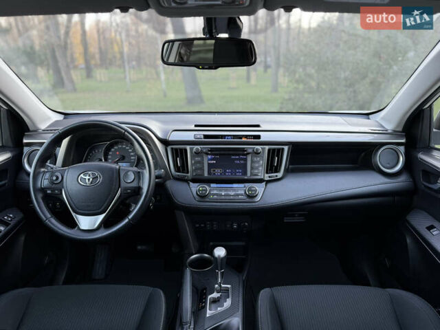 Белый Тойота РАВ 4, объемом двигателя 2 л и пробегом 98 тыс. км за 18200 $, фото 43 на Automoto.ua