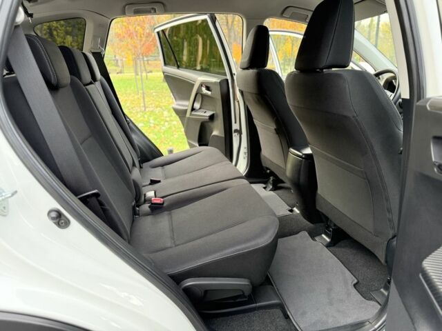 Белый Тойота РАВ 4, объемом двигателя 2 л и пробегом 96 тыс. км за 17800 $, фото 15 на Automoto.ua