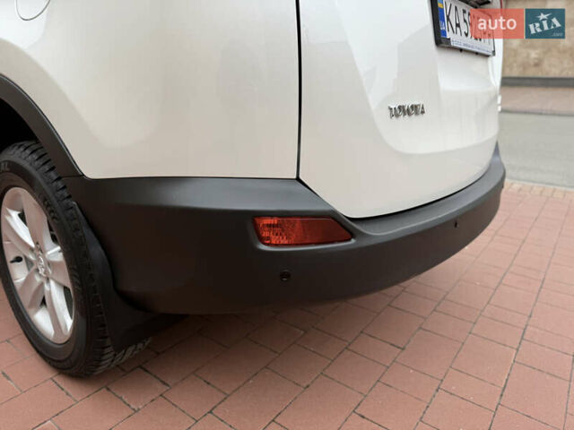 Белый Тойота РАВ 4, объемом двигателя 2.5 л и пробегом 79 тыс. км за 19200 $, фото 32 на Automoto.ua