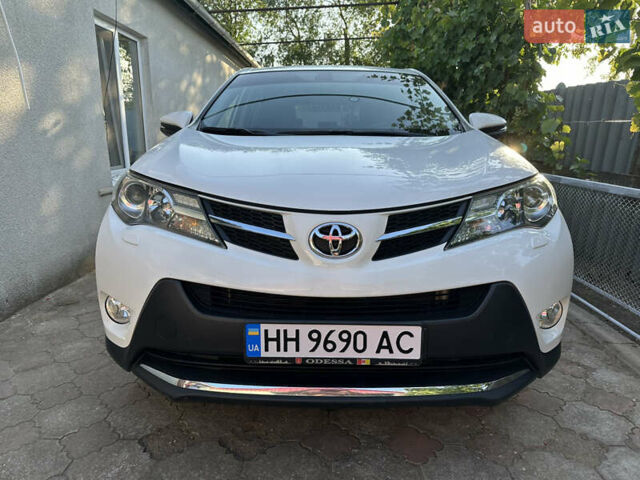 Белый Тойота РАВ 4, объемом двигателя 2.23 л и пробегом 88 тыс. км за 18000 $, фото 2 на Automoto.ua