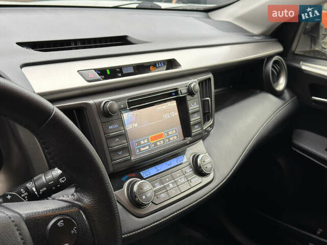 Белый Тойота РАВ 4, объемом двигателя 2.23 л и пробегом 250 тыс. км за 16300 $, фото 13 на Automoto.ua