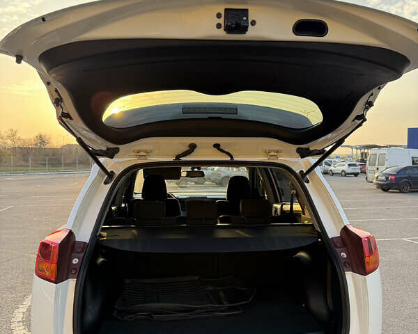 Белый Тойота РАВ 4, объемом двигателя 2.23 л и пробегом 193 тыс. км за 16750 $, фото 31 на Automoto.ua