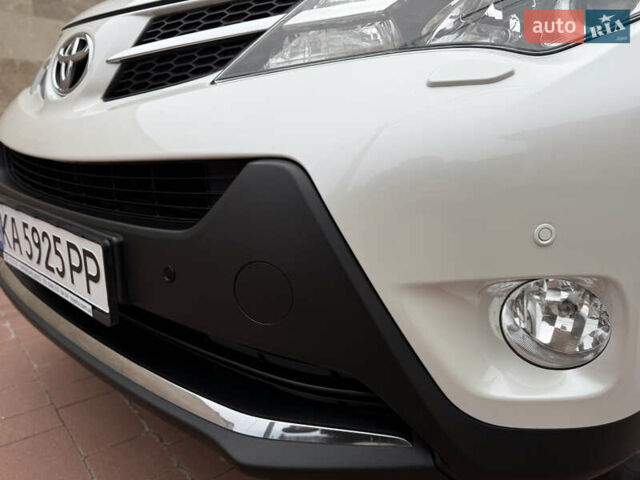 Белый Тойота РАВ 4, объемом двигателя 2.5 л и пробегом 79 тыс. км за 19200 $, фото 34 на Automoto.ua