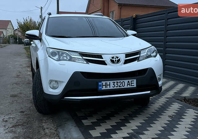 Белый Тойота РАВ 4, объемом двигателя 2.49 л и пробегом 252 тыс. км за 15500 $, фото 2 на Automoto.ua
