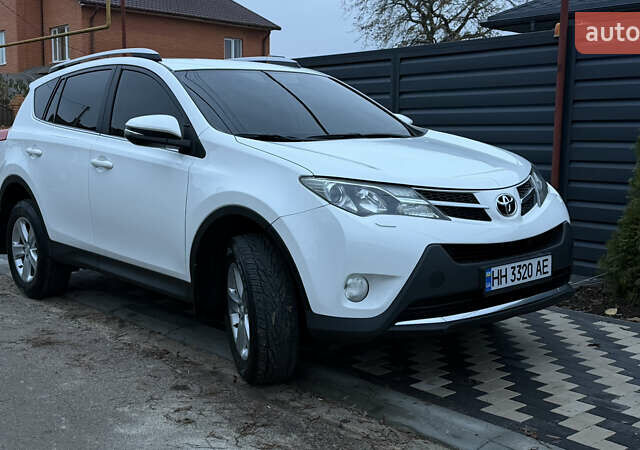 Белый Тойота РАВ 4, объемом двигателя 2.49 л и пробегом 252 тыс. км за 15500 $, фото 1 на Automoto.ua