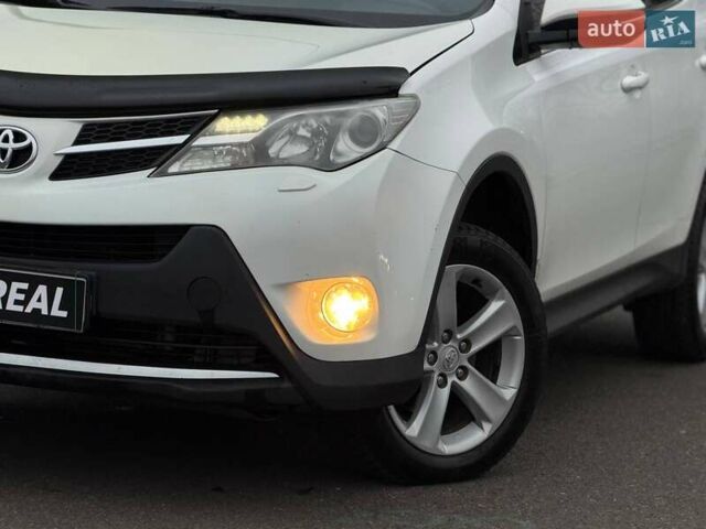 Білий Тойота РАВ 4, об'ємом двигуна 2.23 л та пробігом 209 тис. км за 14900 $, фото 4 на Automoto.ua