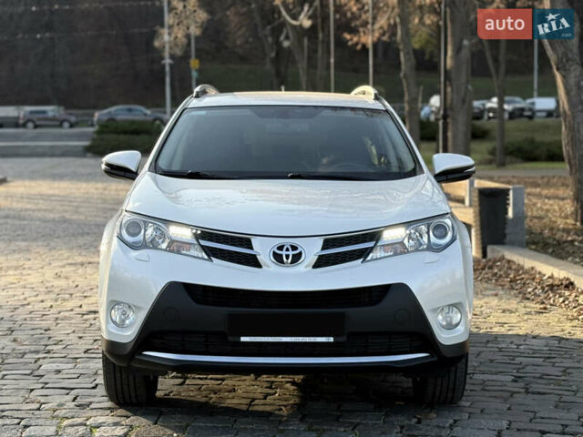 Белый Тойота РАВ 4, объемом двигателя 2 л и пробегом 98 тыс. км за 18200 $, фото 6 на Automoto.ua