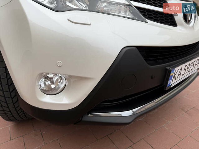 Белый Тойота РАВ 4, объемом двигателя 2.5 л и пробегом 79 тыс. км за 19200 $, фото 33 на Automoto.ua