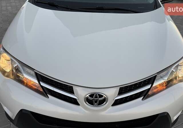 Тойота РАВ 4 2013 в Тернополе на Automoto.ua Белый Тойота РАВ 4, объемом двигателя 2.49 л и пробегом 169 тыс. км за 15999 $, фото 11 на Automoto.ua