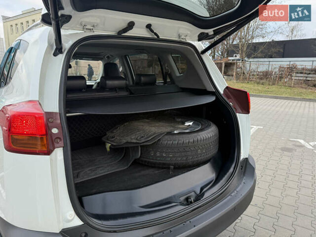 Білий Тойота РАВ 4, об'ємом двигуна 2.5 л та пробігом 195 тис. км за 17300 $, фото 10 на Automoto.ua