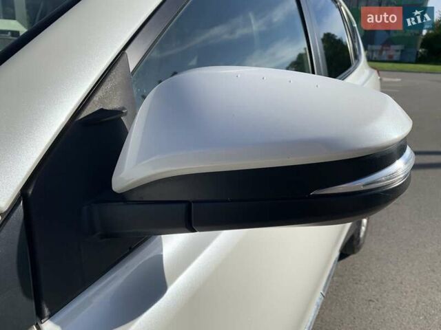 Белый Тойота РАВ 4, объемом двигателя 2.5 л и пробегом 139 тыс. км за 19000 $, фото 13 на Automoto.ua