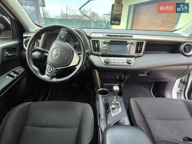 Білий Тойота РАВ 4, об'ємом двигуна 2.23 л та пробігом 119 тис. км за 19000 $, фото 5 на Automoto.ua