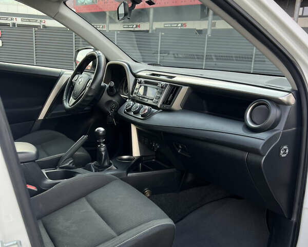 Белый Тойота РАВ 4, объемом двигателя 1.99 л и пробегом 179 тыс. км за 14900 $, фото 17 на Automoto.ua