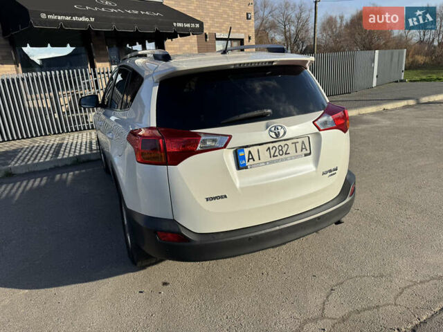 Білий Тойота РАВ 4, об'ємом двигуна 2.2 л та пробігом 215 тис. км за 15800 $, фото 4 на Automoto.ua