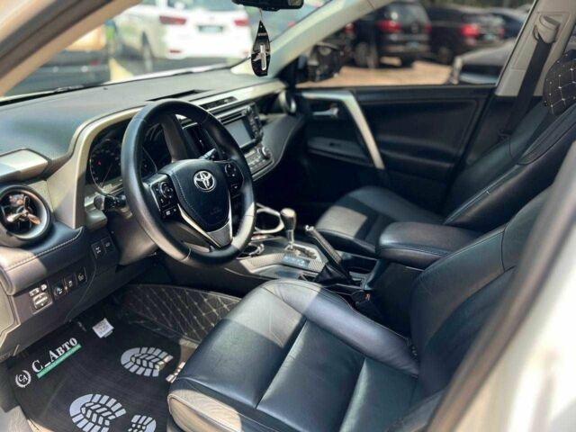 Белый Тойота РАВ 4, объемом двигателя 2.5 л и пробегом 227 тыс. км за 17800 $, фото 16 на Automoto.ua