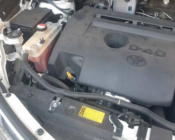 Білий Тойота РАВ 4, об'ємом двигуна 2.2 л та пробігом 235 тис. км за 17500 $, фото 5 на Automoto.ua